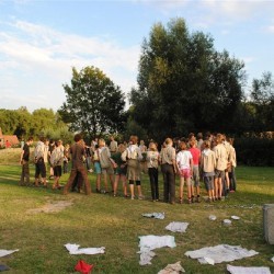 Uitladen Materiaal  45 - Scouts en Gidsen Zaventem 